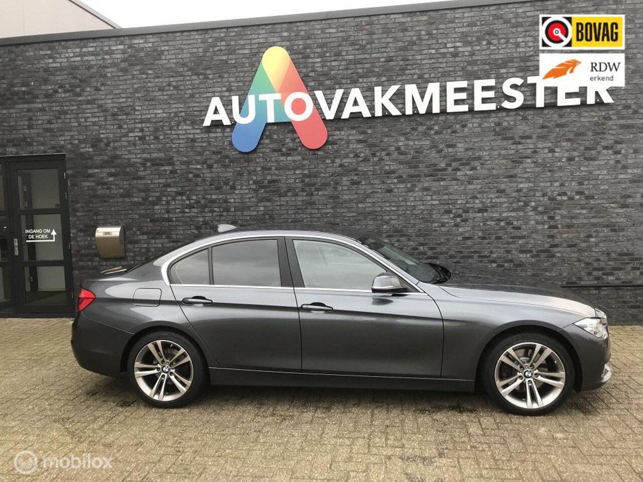 BMW 330I