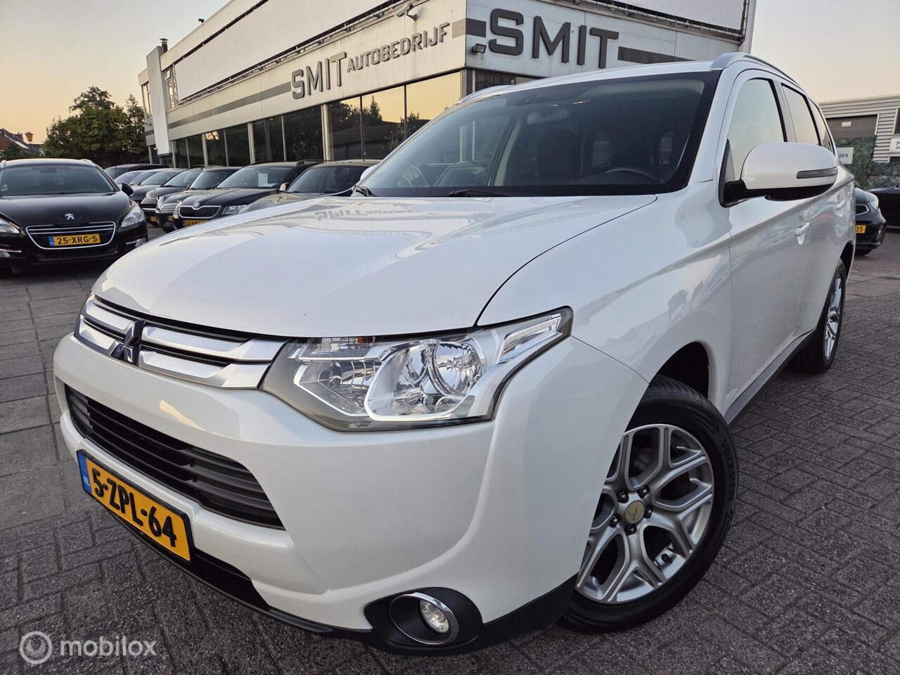 Mitsubishi Outlander - 2.0 Business Edition Aut/7Pers/NLAuto - AutoWereld.nl