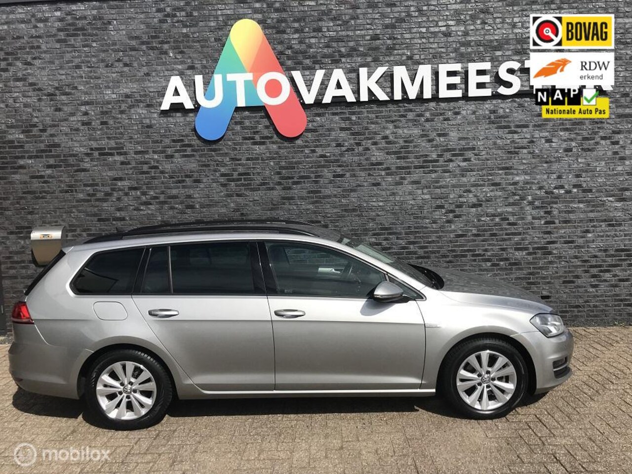 Volkswagen Golf Variant - 1.0 TSI Connected Series + Carplay - AutoWereld.nl