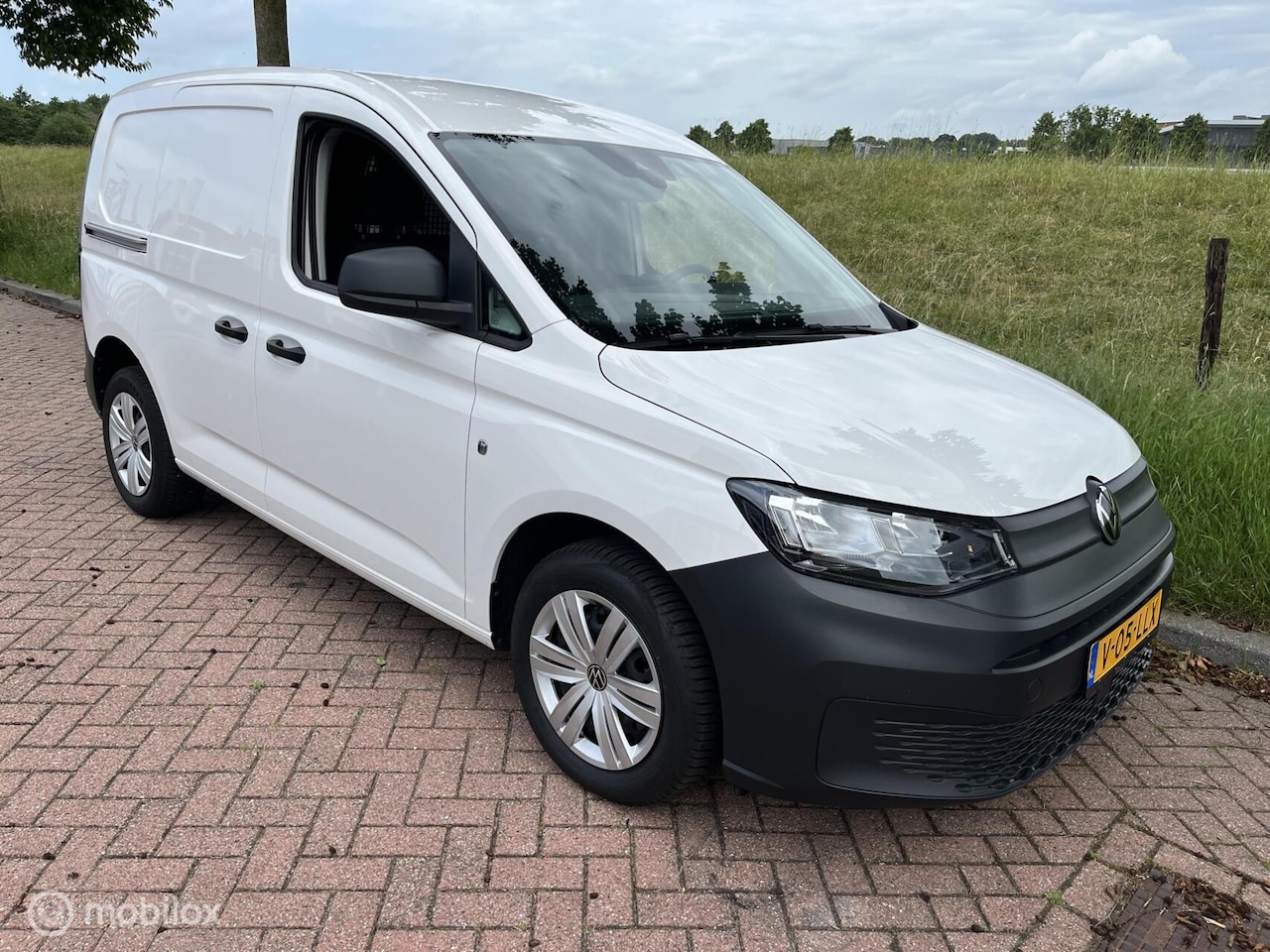 Volkswagen Caddy Cargo - 1.5 TSI Benzine + AC | NAVI | PDC - AutoWereld.nl