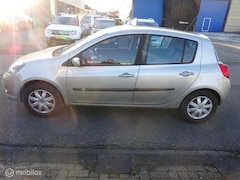 Renault Clio - 1.6-16V Dynamique