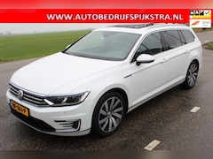 Volkswagen Passat Variant - 1.4 TSI GTE Highline // VIRTUAL / PANO / VOL LEER //