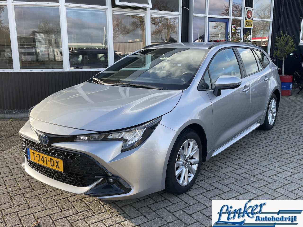 Toyota Corolla Touring Sports - Hybrid 140 Active - NL-AUTO RIJ-KLAAR - AutoWereld.nl