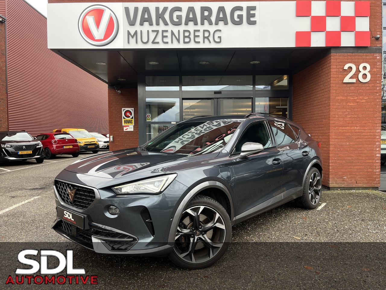 CUPRA Formentor - 1.4 e-Hybrid VZ Performance 245PK!! // DODEHOEK // ADAPT. CRUISE // CAMERA+SENSOREN // NAV - AutoWereld.nl