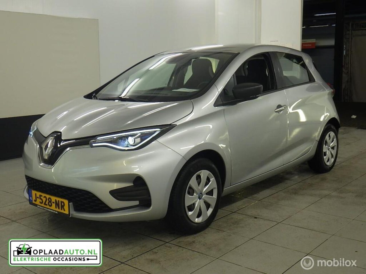 Renault Zoe - R110 Life 52 kWh | Koop accu | CCS | Sensoren - AutoWereld.nl