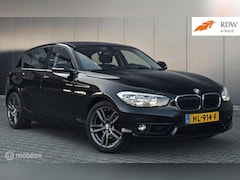 BMW 1-serie - 118i Autom Cruise Stoelverw PDC Navi Trekh IZGST
