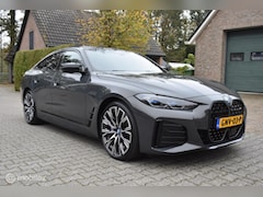 BMW i4 - M50 Gran coupe M Sportstoelen i4 M50 M Sportsitze laser