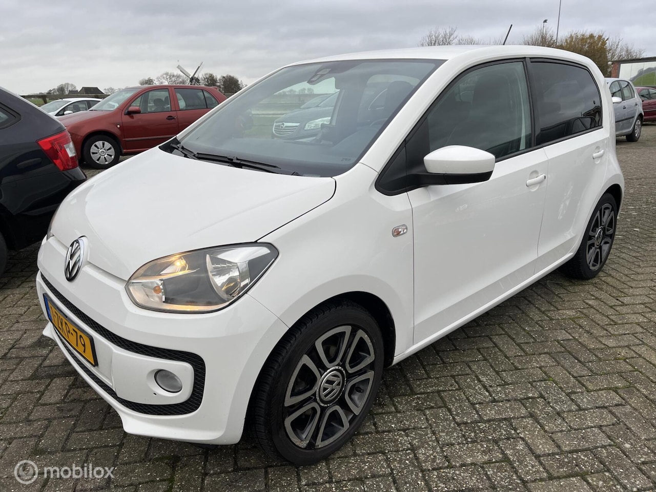 Volkswagen Up! - 1.0 high up! BlueMotion 1.0 high up! BlueMotion - AutoWereld.nl