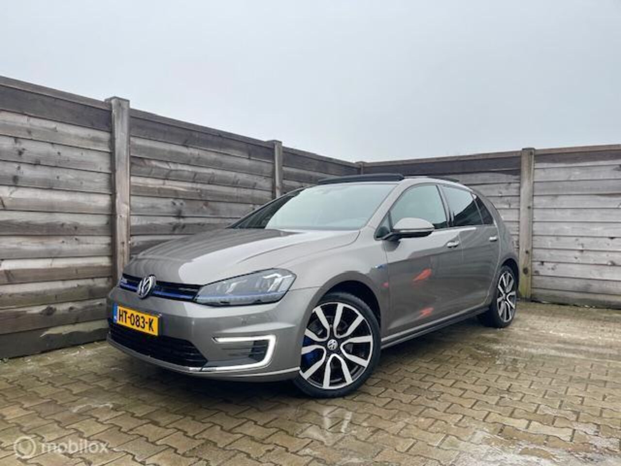 Volkswagen Golf - 1.4 TSI GTE PANO-CARPLAY-STOELVERW-NAVI - AutoWereld.nl