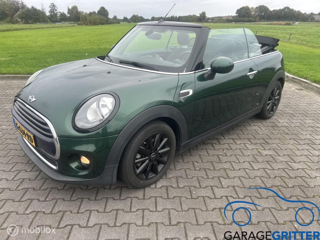 MINI Cabrio - 1.5 Cooper Pepper Serious Business 1.5 Cooper Pepper Serious Business - AutoWereld.nl