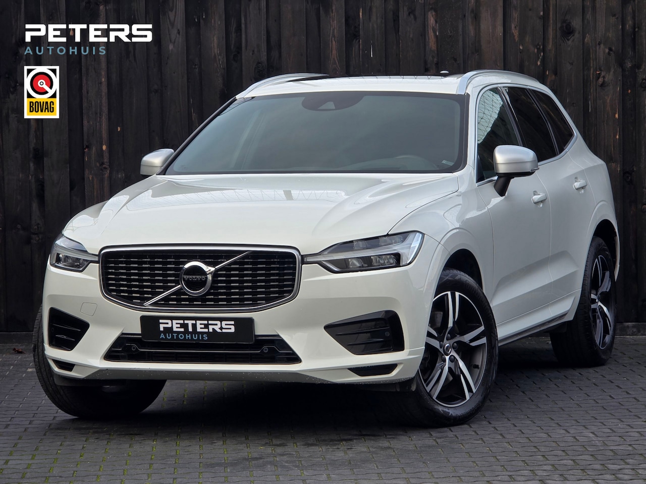 Volvo XC60 - 2.0 T4 R-Design| Head-Up| 1e eigenaar| Trekhaak| - AutoWereld.nl