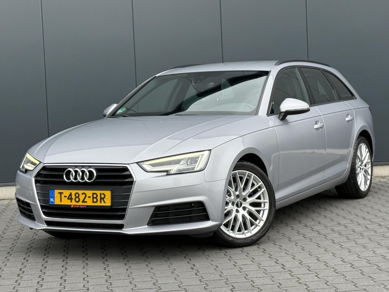 Audi A4 Avant - 1.4 TFSI Sport Pro Line S Navi - Led - Dealer Onderhouden - AutoWereld.nl