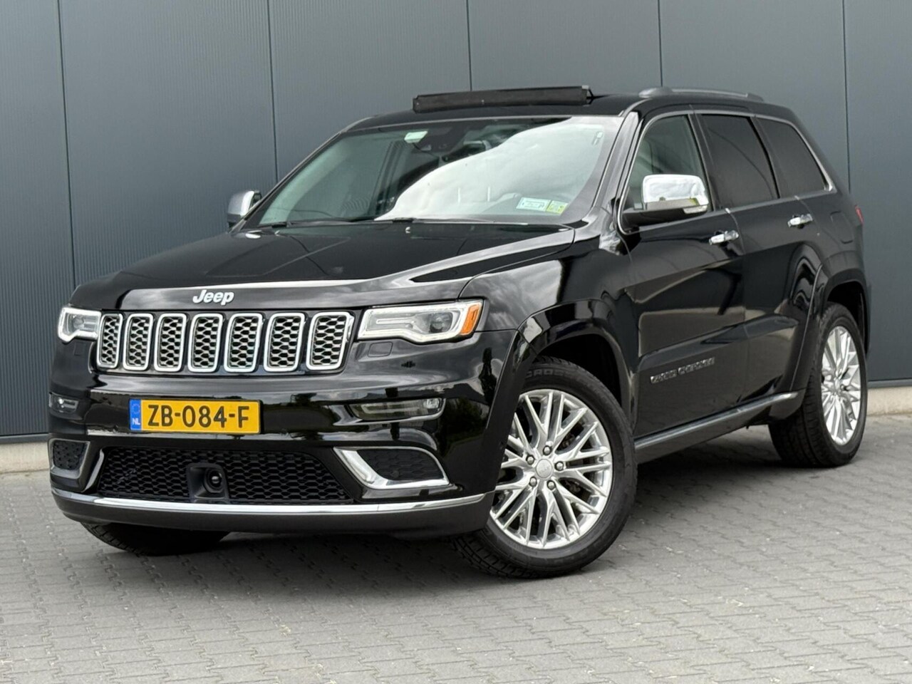 Jeep Grand Cherokee - 5.7 Summit 1e Eigenaar - Pano - Leder - Volle Auto - AutoWereld.nl
