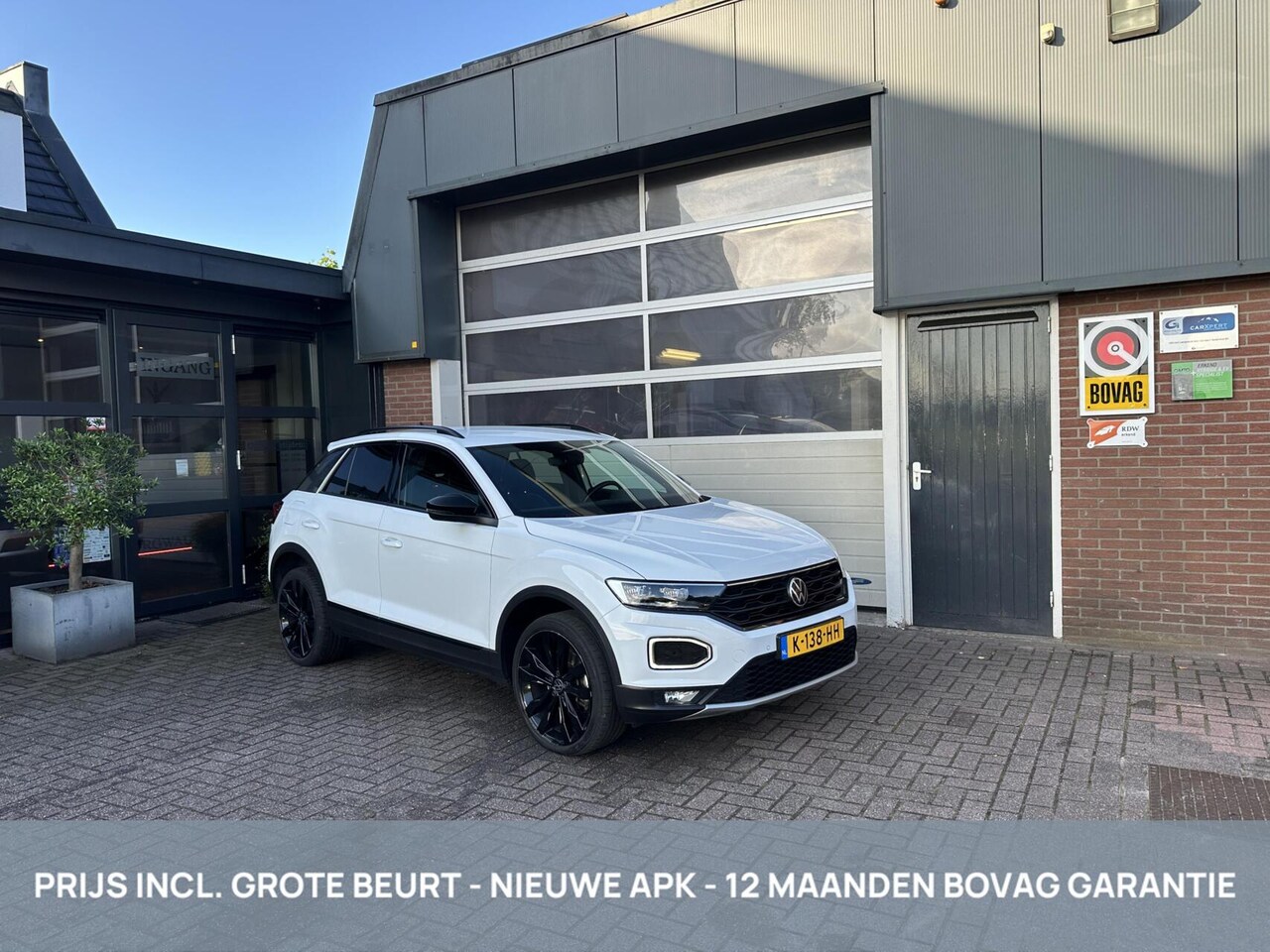 Volkswagen T-Roc - 1.5 TSI Sport CARPLAY/CAMERA/ACC *ALL-IN PRIJS* - AutoWereld.nl