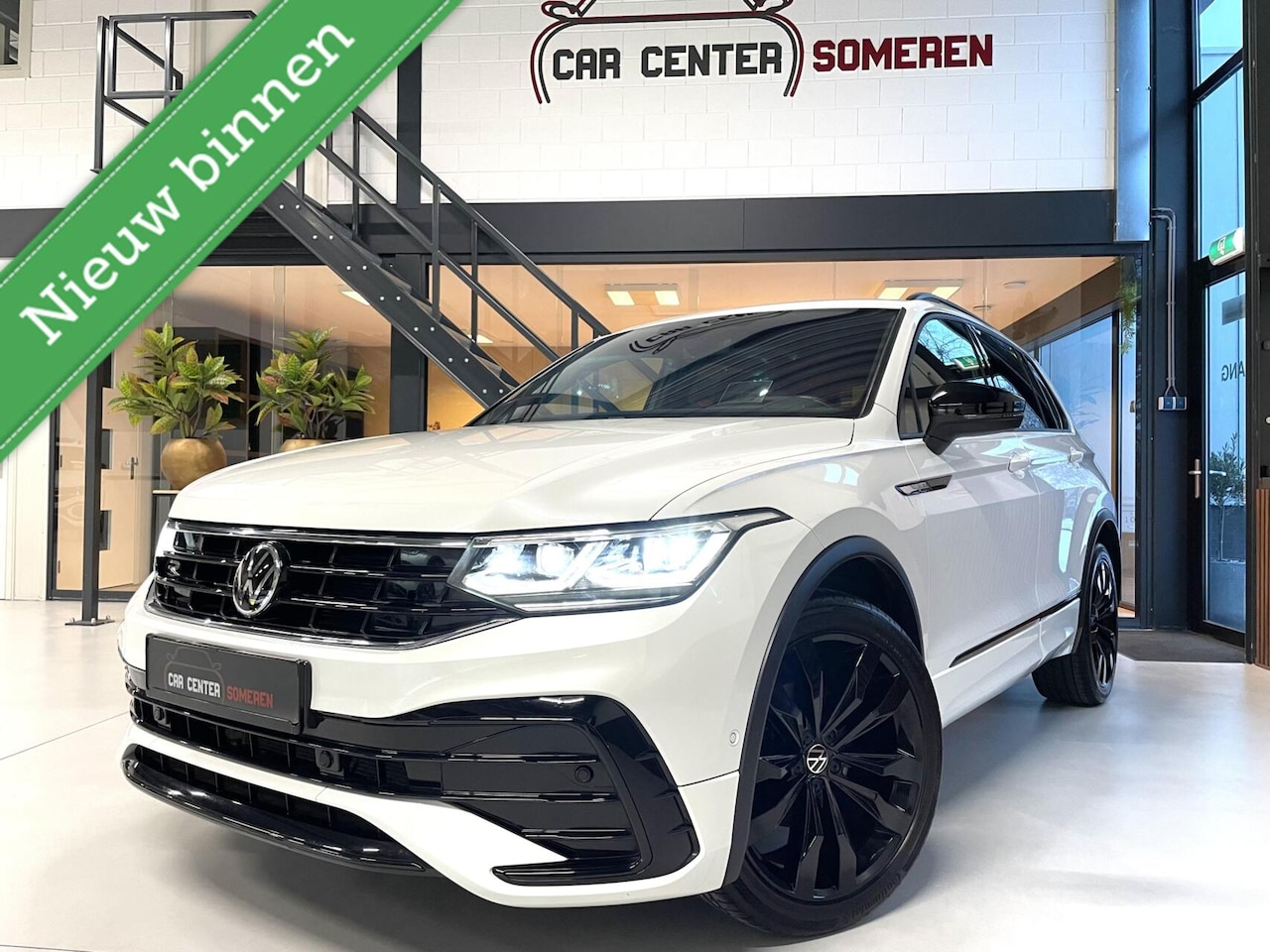 Volkswagen Tiguan - 1.5 TSI R-Line Black Style/ Cam/ HuD/ Keyless/ 20"inch - AutoWereld.nl