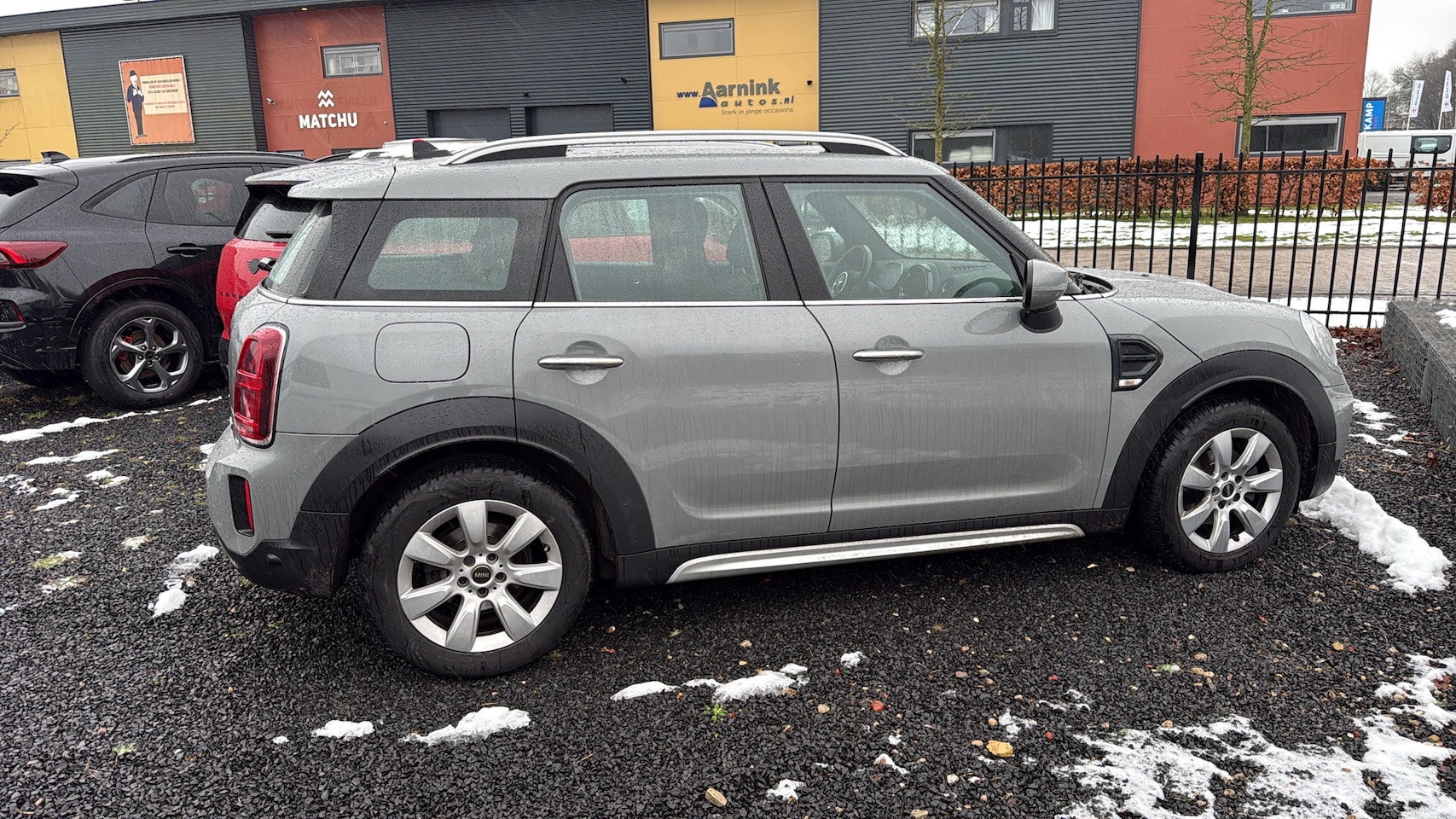 MINI Countryman - Gereserveerd 1.5 Business edit. carplay, AGR stoelen, winterpack, navigatie, bluetooth. - AutoWereld.nl