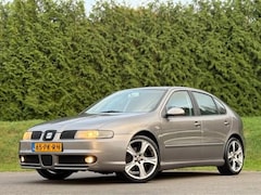 SEAT Leon - 1.8-20VT TURBO Topsport | Cruise | Nieuwe APK |