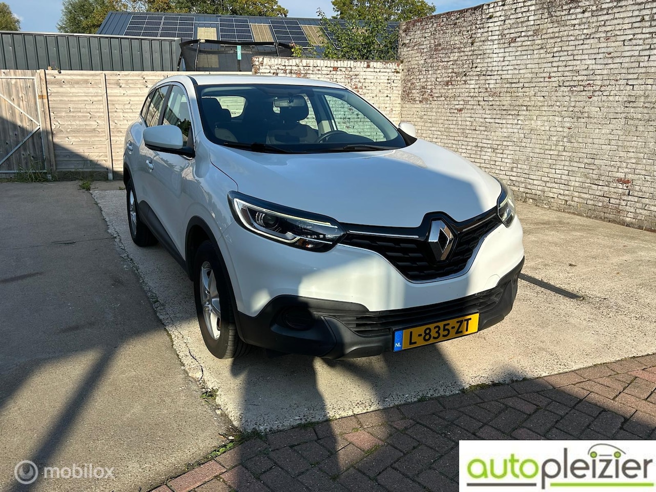 Renault Kadjar - 1.2 TCe Life 1.2 TCe Life, trekhaak, airco, nieuwstaat - AutoWereld.nl