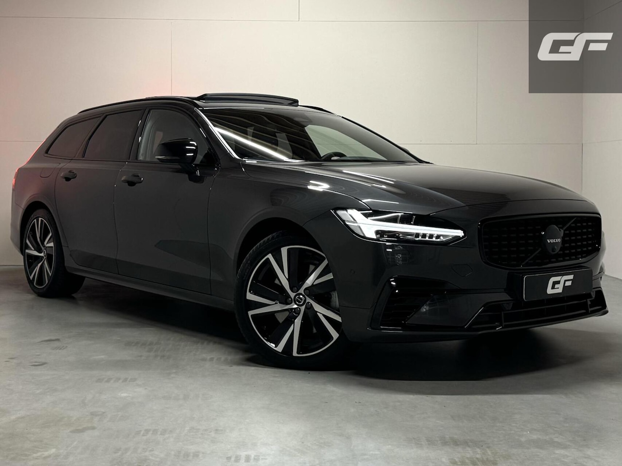 Volvo V90 - 2.0 T6 Plug-in hybrid AWD Ultra Dark Pano H/K 360 ACC Trekh. - AutoWereld.nl