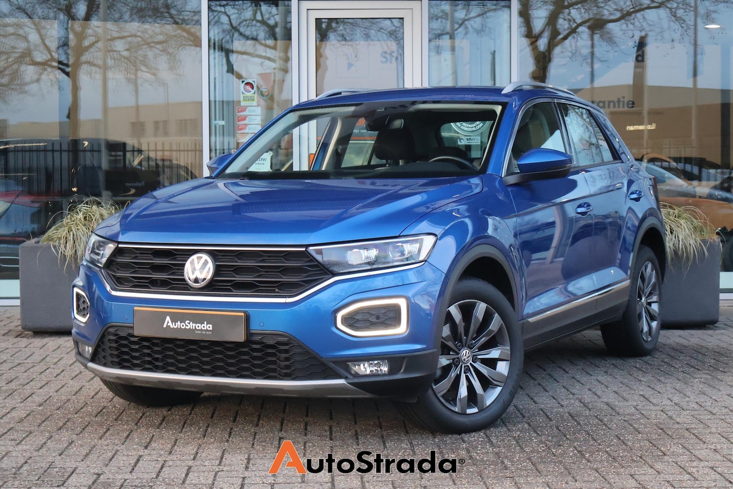 Volkswagen T-Roc - 1.5 Sport TSI 150pk | Virtual | LED | Camera | Beats | Climate | Adaptive | Carplay | Navi - AutoWereld.nl