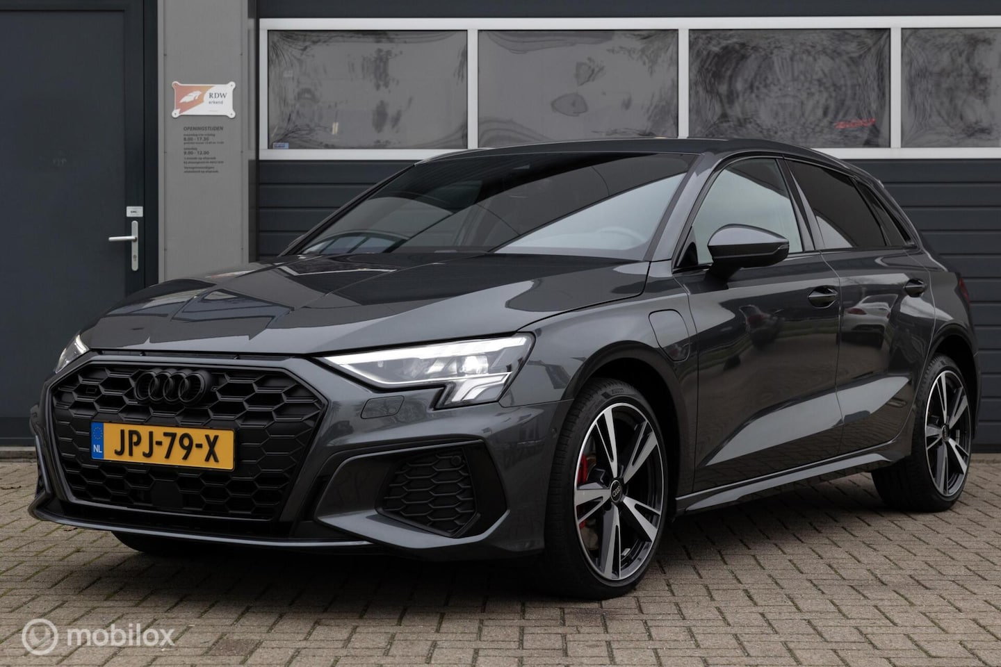 Audi A3 Sportback - 45 TFSI e S edition Competition S-LINE - AutoWereld.nl