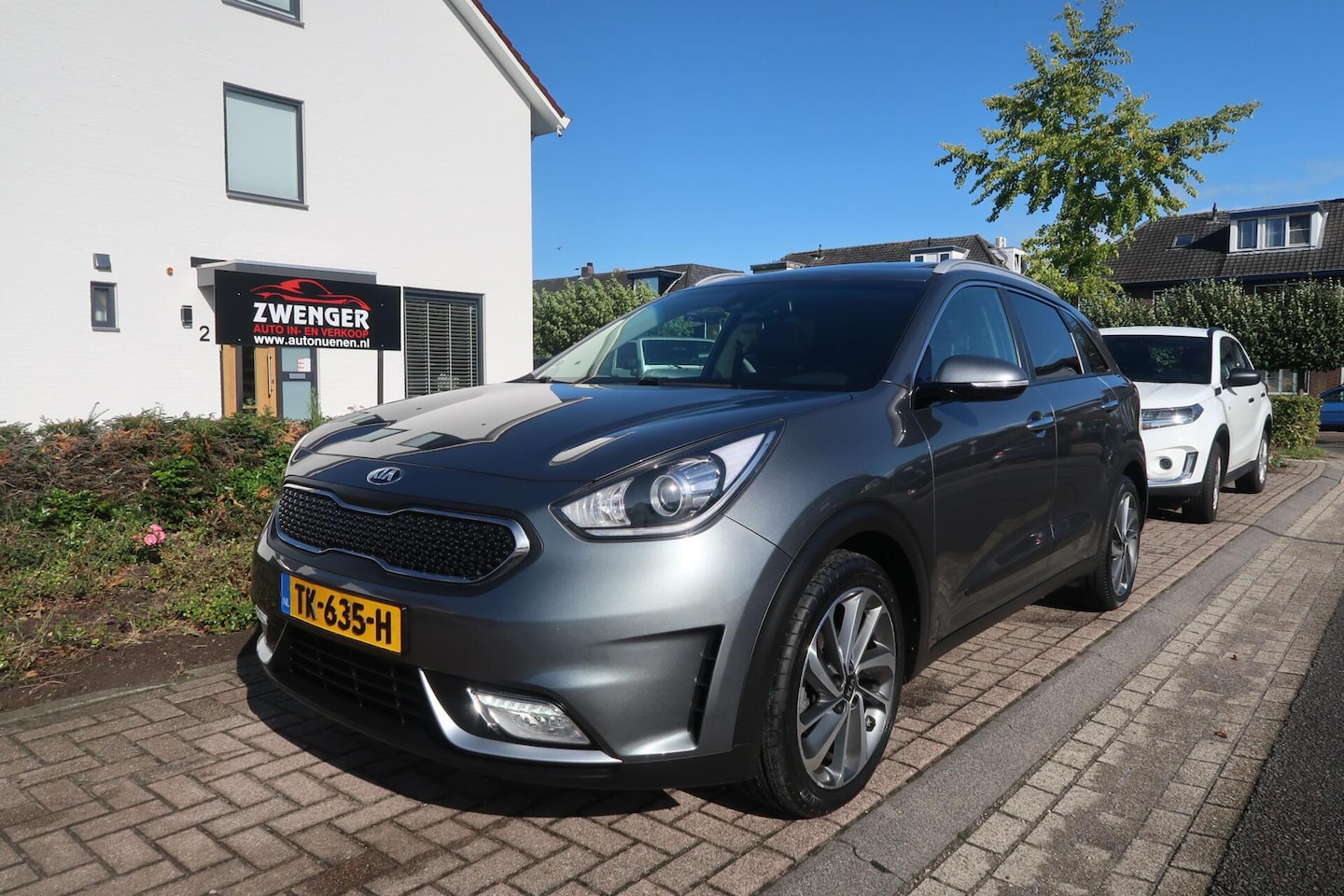 Kia Niro - 1.6 GDi Hybrid SCHUIFDAK|CAMERA|STUURVERWARMING|NAVIGATIE|CARPLAY|AIRCO|ZEER MOOI - AutoWereld.nl