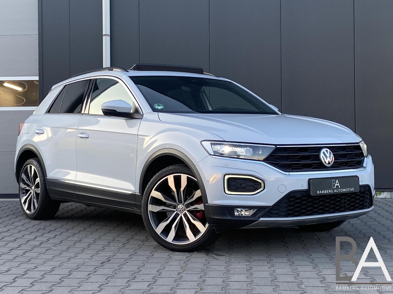 Volkswagen T-Roc - 2.0 TSI 4Motion Sport|pano|Beats|carplay - AutoWereld.nl