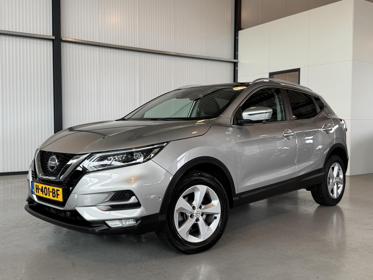 Nissan Qashqai - 1.3 DIG-T Business Edition|Panoramadak|camera|Navigatie| - AutoWereld.nl