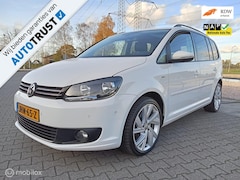 Volkswagen Touran - 1.4 TSI Highline 7p. Automaat/Pano/Trekhaak