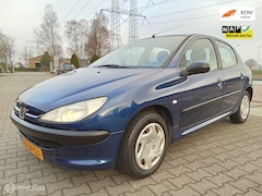 Peugeot 206 - 1.4 X-line/apk/lage kmstand/5 deurs