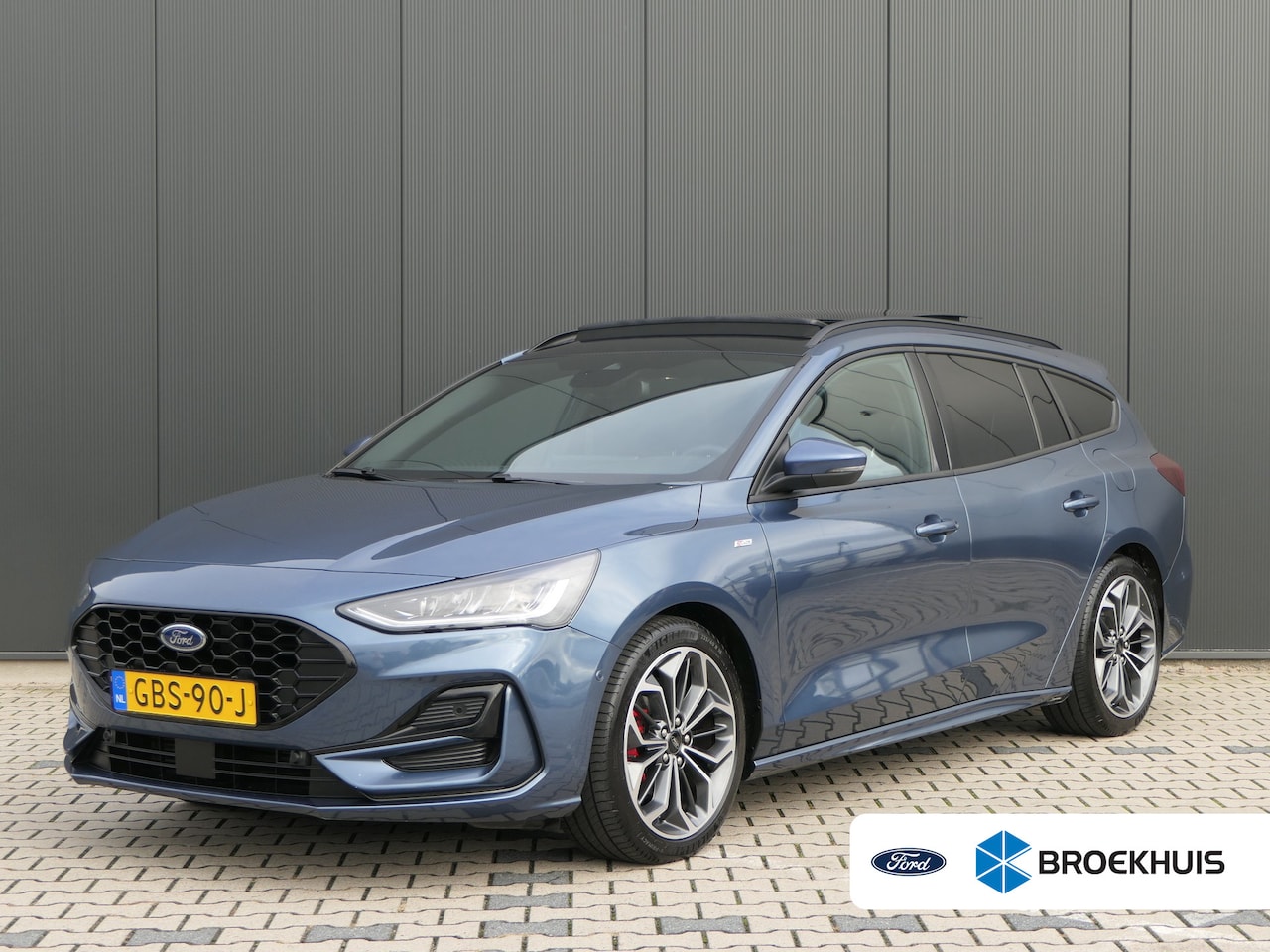 Ford Focus Wagon - 1.0 EcoBoost Hybrid 155pk Automaat ST Line X | Panoramadak | Winterpack | Elektrische Acht - AutoWereld.nl