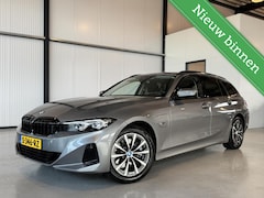 BMW 3-serie Touring - 320e PHEV|Led|Widescreen|Stoelverw|Camera|