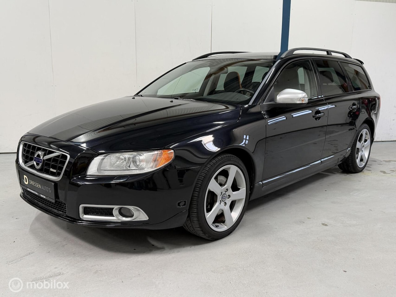 Volvo V70 - 2.5T R-Design AUTOMAAT / LEER - AutoWereld.nl