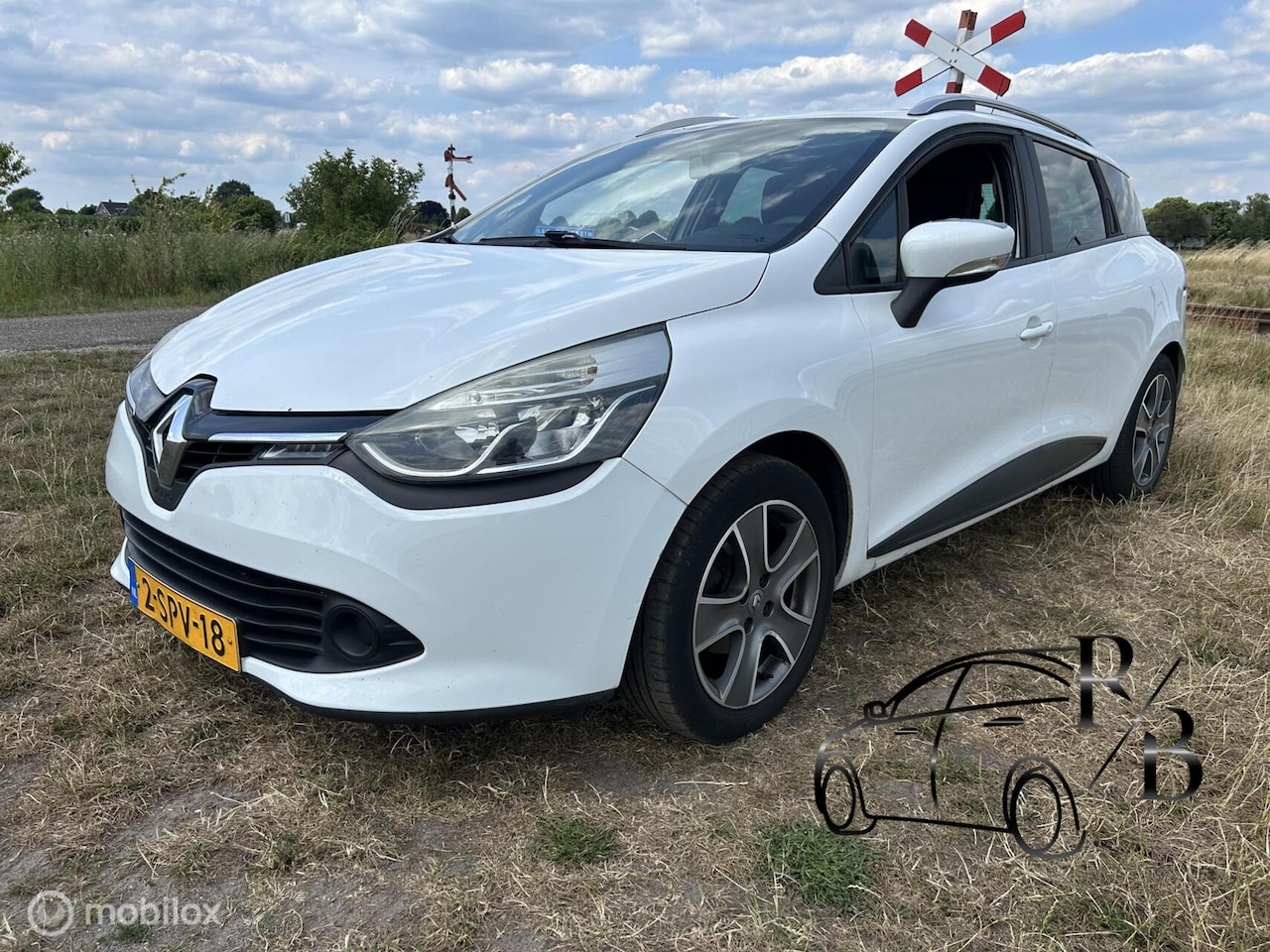 Renault Clio Estate - 1.5 dCi ECO Expression AIRCO NAVIGATIE CRUISE - AutoWereld.nl