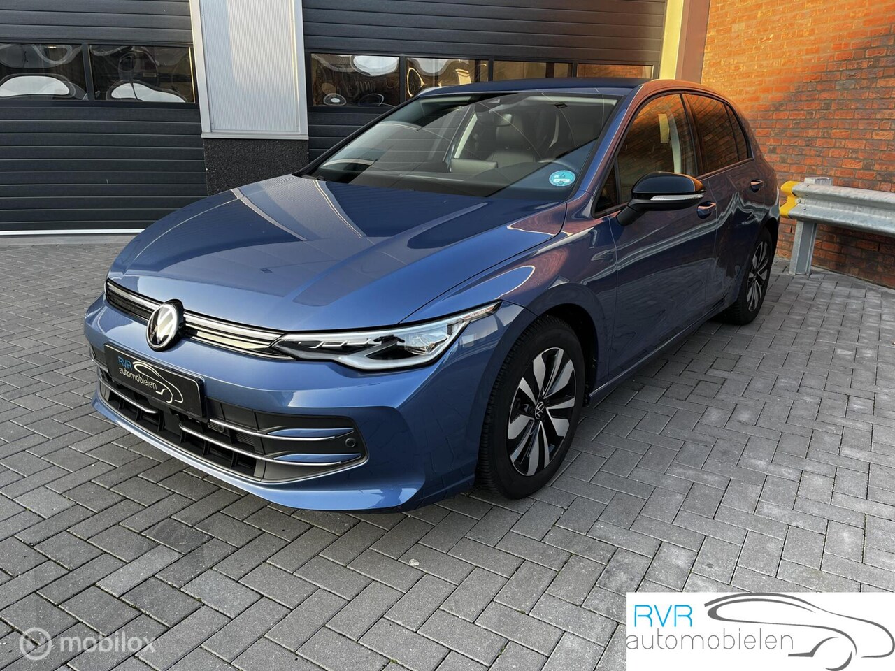 Volkswagen Golf - 1.5 eTSI GOAL/AUTOMAAT/NAVI/CAMERA/PDC - AutoWereld.nl