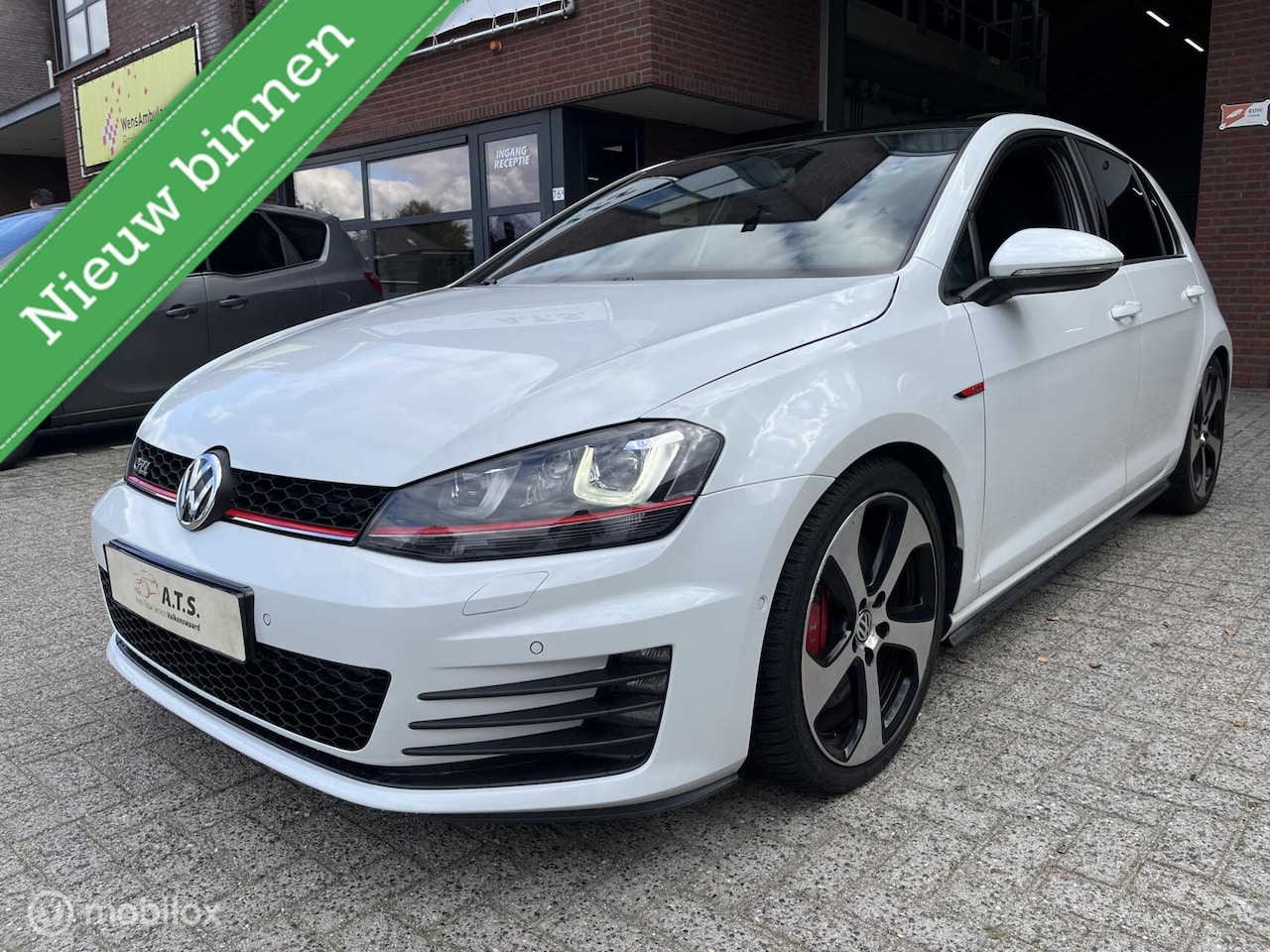 Volkswagen Golf - 2.0 TSI GTI Performance NAVI*PANO-DAK*CRUISE* - AutoWereld.nl