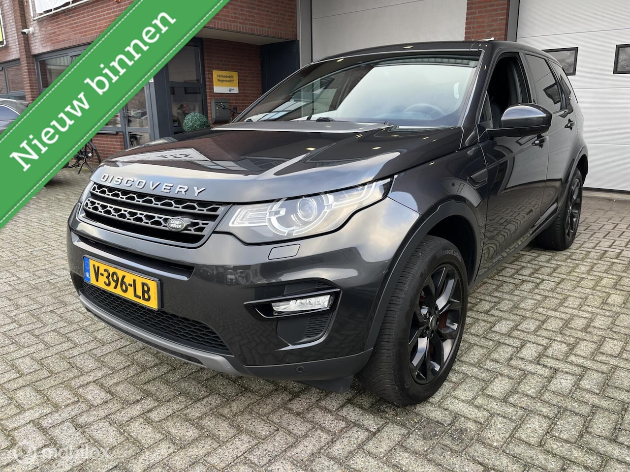 Land Rover Discovery Sport - 2.0 TD4 HSE GRIJS KENTEKEN - AutoWereld.nl