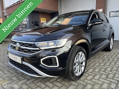 Volkswagen T-Roc - 1.5 TSI Life Edition ACC*LED*PDC*CARPLAY
