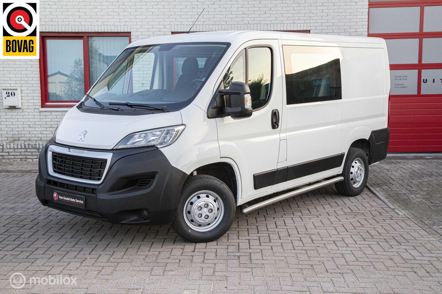 Peugeot Boxer - Bestel 330 2.2 BlueHDi 120 DUBBELCABINE/6PERS - AutoWereld.nl
