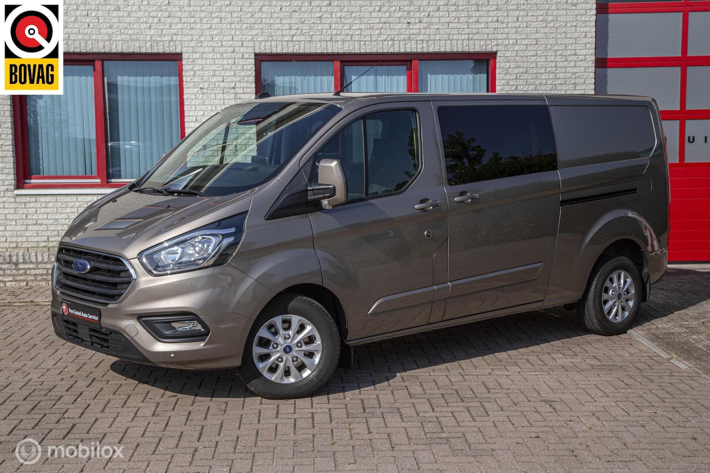 Ford Transit Custom - 320 2.0 TDCI L2H1 Limited DUBBELCABINE/170PK - AutoWereld.nl