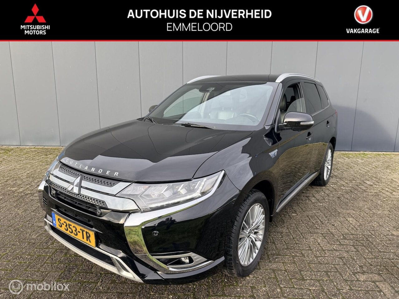Mitsubishi Outlander - 2.4 PHEV Instyle trekhaak allseason banden - AutoWereld.nl