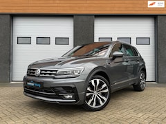 Volkswagen Tiguan - 2.0 TSI 4Motion 3x R-Line 220PK Pano Trekhaak Keyless