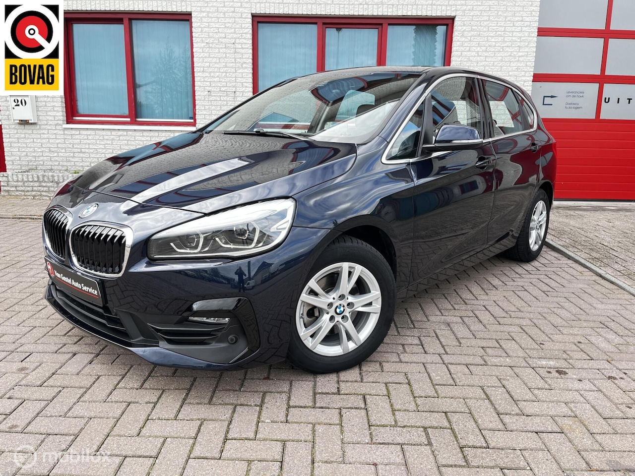 BMW 2-serie Active Tourer - 218i High Executive AUTOMAAT/PANODAK/CAMERA - AutoWereld.nl