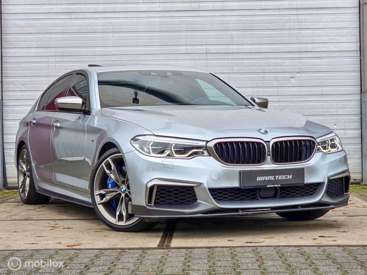 BMW 5-serie - M550i xDrive NAP carbon Massage 360 camera - AutoWereld.nl