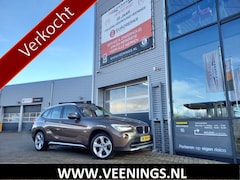 BMW X1 - xDrive20i 184PK HIGH EXECUTIVE 4X4 - PANO - LEER + STL VERW - XENON - PDC V/A - ZOMER + WI