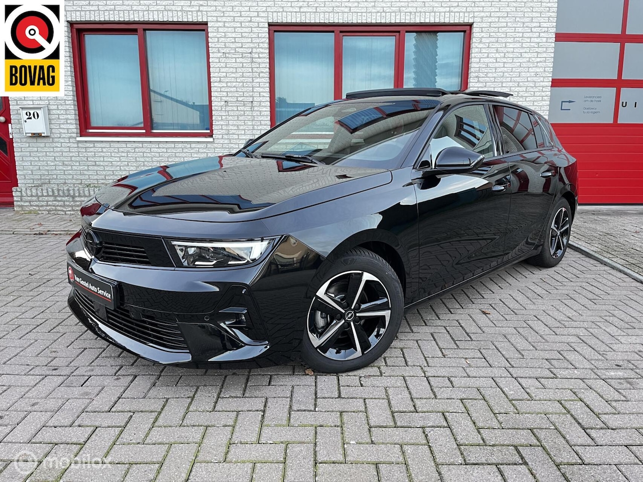 Opel Astra - 1.2T GS BLACK EDITION/PANO/360CAM - AutoWereld.nl