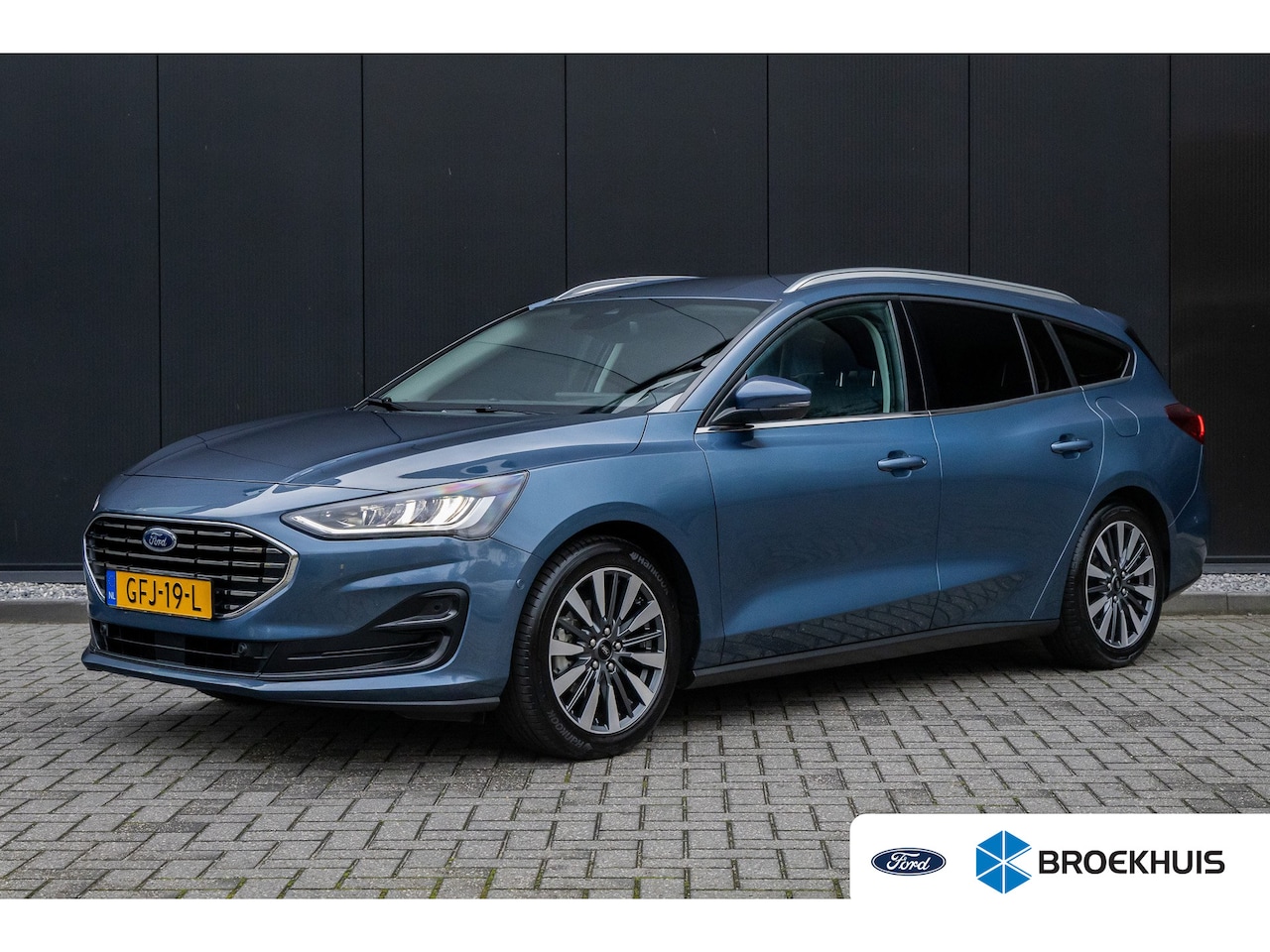 Ford Focus Wagon - 1.0 E.B. 155PK Hybrid Titanium X | AUOMAAT | Camera | Adaptieve cruise | AGR-stoel | Dodeh - AutoWereld.nl