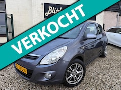 Hyundai i20 - 1.2i DynamicVersion 1e Eigenaar | Airco | LM | 90DKM