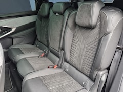 Peugeot 5008 - 1.6 Plug-in Hybrid 195pk e-DCS7 GT | Navigatie | Trekhaak | 360 camera | Panoramisch schui