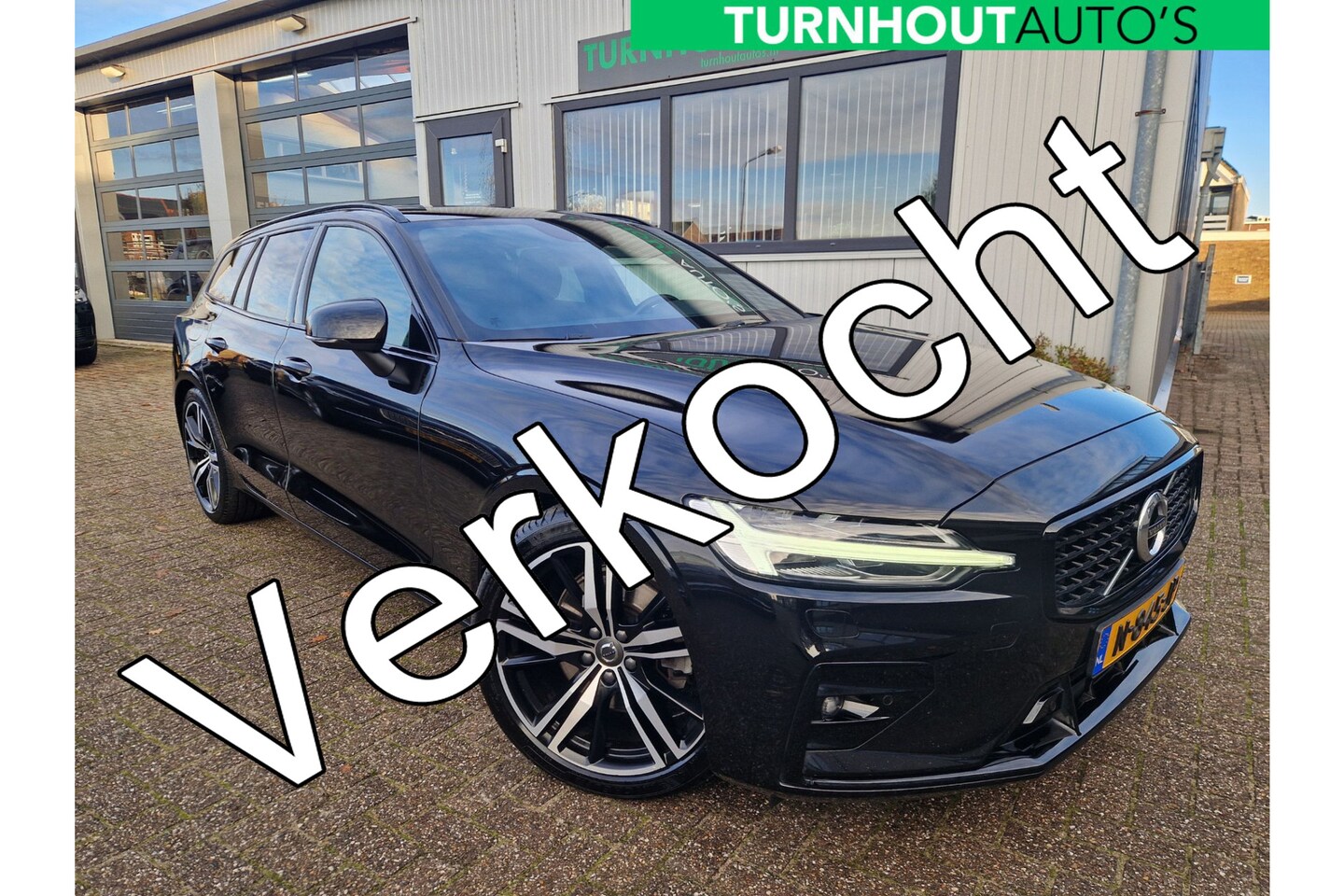 Volvo V60 - 2.0 B3 R-Design Panoramadak | B&W | NL Auto! - AutoWereld.nl